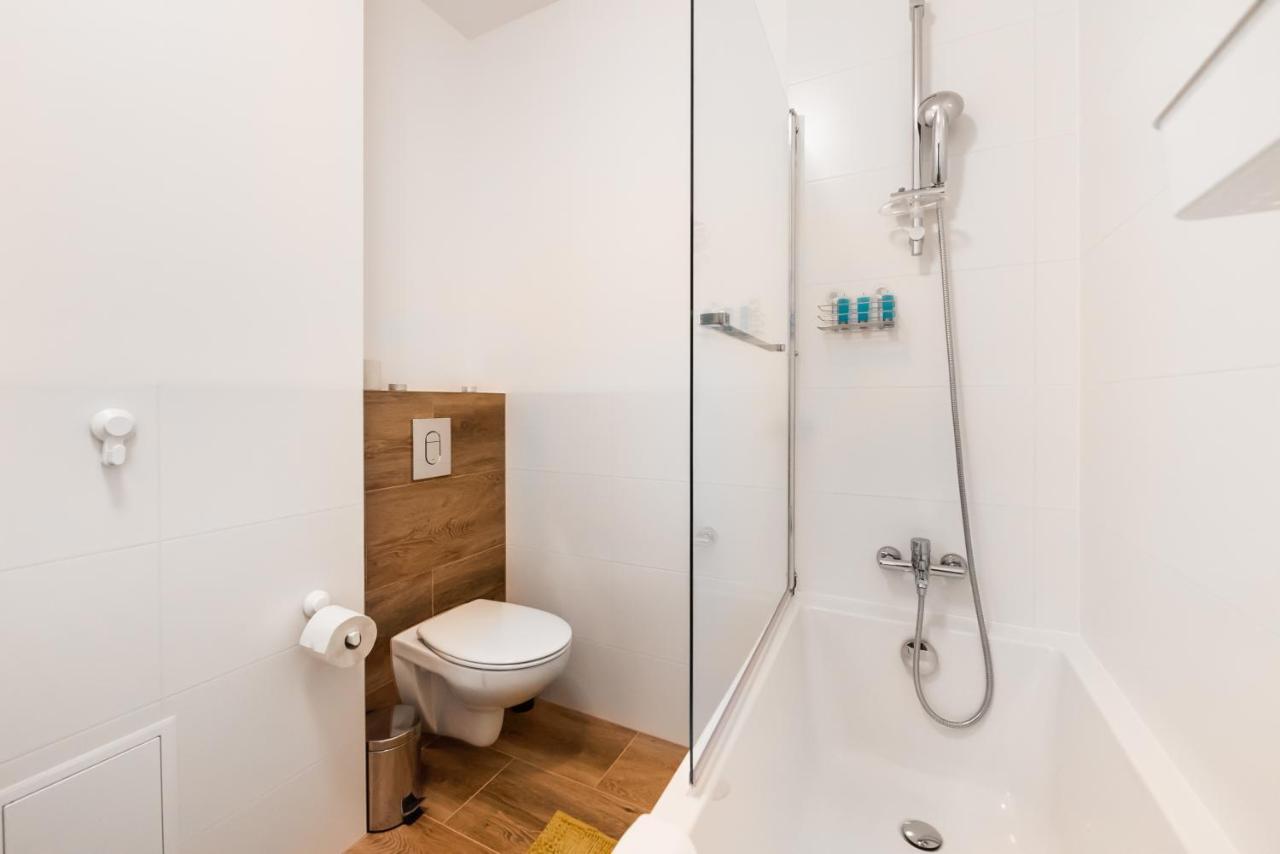 Malborska Lovely Apartment Варшава Екстер'єр фото