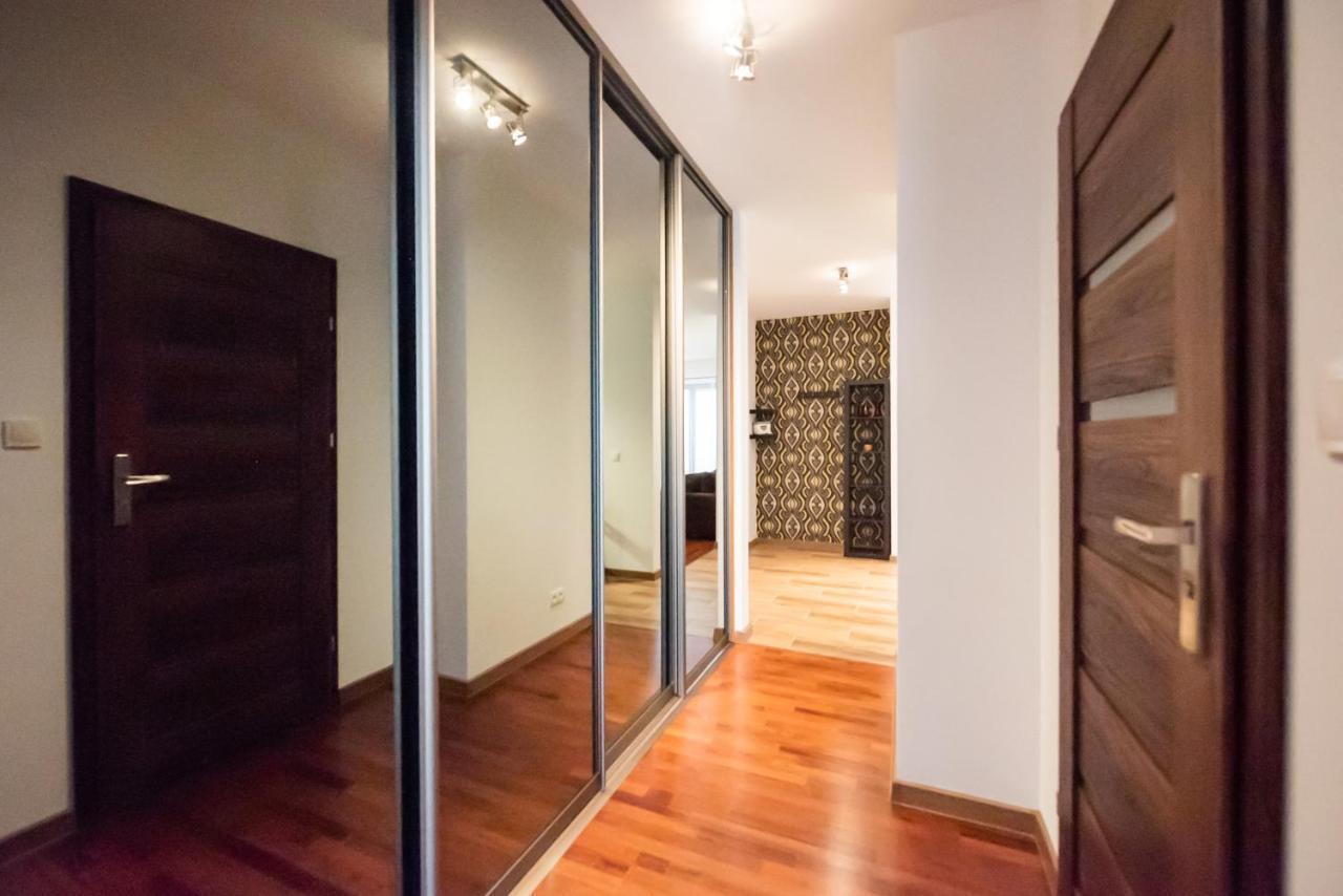 Malborska Lovely Apartment Варшава Екстер'єр фото